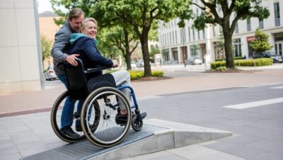 subir bordillos y rampas con silla de ruedas tecnica y consejos utiles Adaptados ortopedias y movilidad